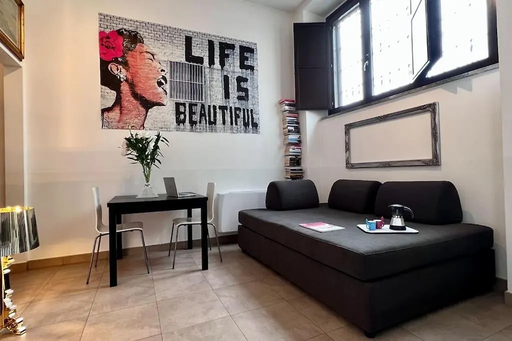 Appartamento Life Is Beautiful Design Loft Navigli Romolo, Netflix, Wifi, Ac And Street Parking Milano 0*,  Italia